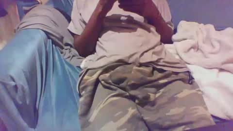 Snapshot of buzsy chatting on December 8, 2024, 12:40 am Buzsy online show from December 8, 2024, 12:40 am