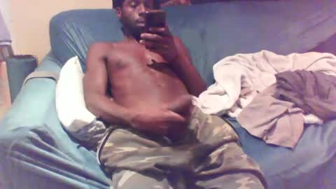 Snapshot of buzsy chatting on December 8, 2024, 10:47 pm Buzsy online show from December 8, 2024, 10:47 pm