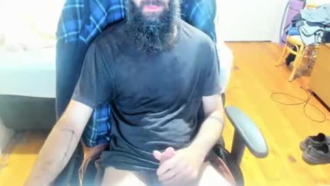 Snapshot of buzzcrash1 chatting on February 11, 2026, 12:10 pm Buzz online show from February 11, 2026, 12:10 pm