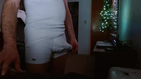 bwall1425 online show from December 31, 2024, 12:43 am