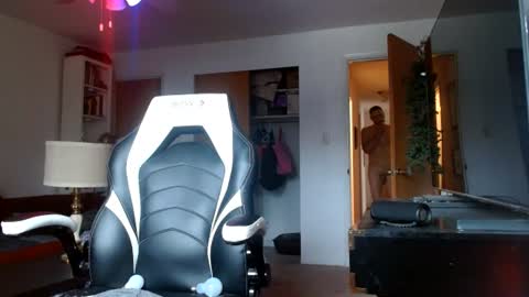 bwall1425 online show from June 28, 2026, 5:52 pm
