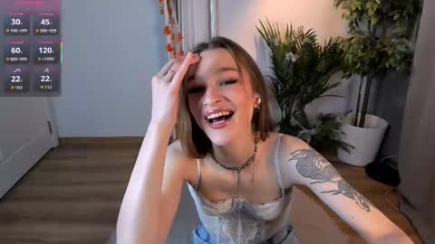 Polly online show from October 28, 2025, 8:55 pm