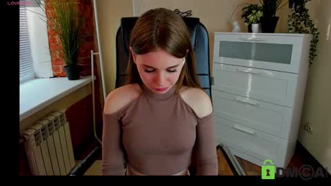 caitlin_c online show from October 12, 2025, 7:29 am