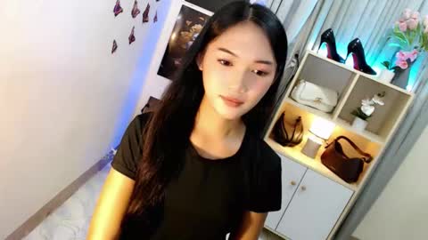 caitlin online show from October 25, 2025, 12:02 pm