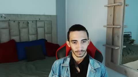 Snapshot of caius_fox chatting on January 6, 2026, 11:03 am caius online show from January 6, 2026, 11:03 am