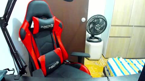 calihotcaliente27 online show from January 11, 2025, 9:57 am