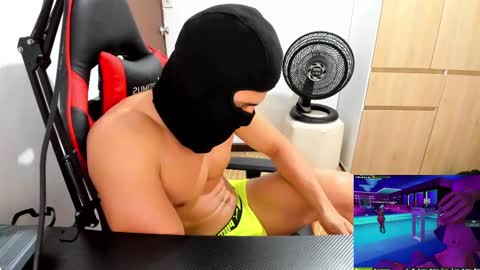 calihotcaliente27 online show from February 11, 2025, 4:13 pm