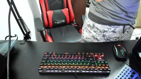 calihotcaliente27 online show from February 19, 2025, 10:56 am