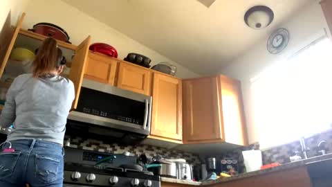 calishop1 online show from February 5, 2025, 7:10 pm