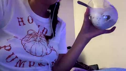 calishop1 online show from October 12, 2025, 2:54 am