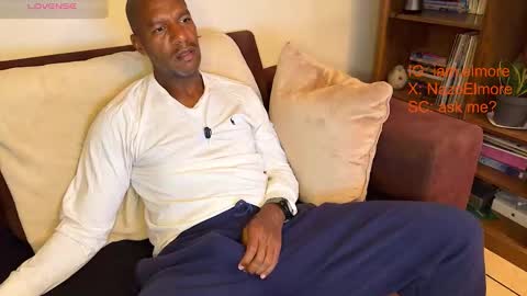 My name is Robert  Dont be shysay hi I love to chat. For requests or dirty talk please use tips  online show from March 21, 2026, 4:50 am