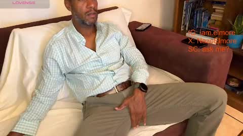 Snapshot of callmeelmore chatting on April 22, 2026, 4:48 am My name is Robert Dont be shysay hi I love to chat. For requests or dirty talk please use tips online show from April 22, 2026, 4:48 am