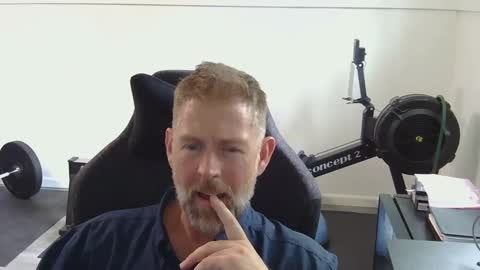 Snapshot of callmenny chatting on October 7, 2025, 4:48 pm Nny online show from October 7, 2025, 4:48 pm