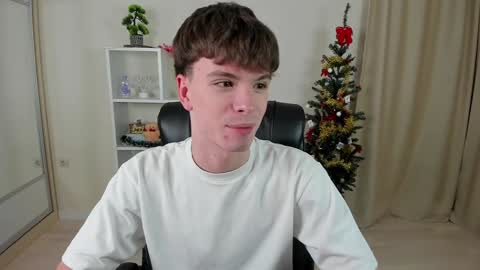 Hey I am Calvin  online show from December 27, 2024, 7:03 pm