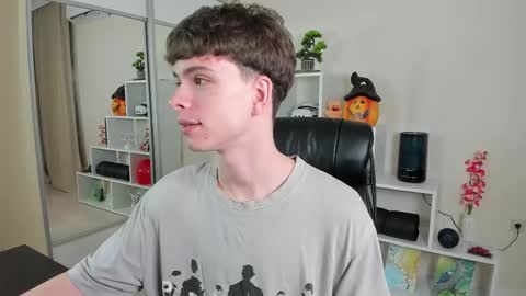 Hey I am Calvin  online show from February 23, 2025, 7:07 pm