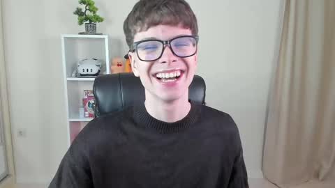 Hey I am Calvin  online show from March 5, 2025, 7:06 pm