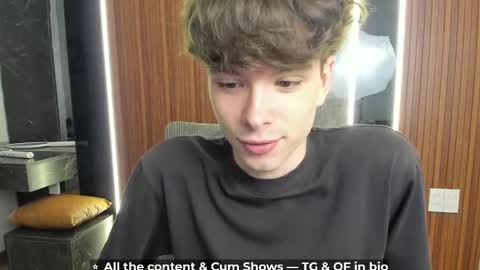 Snapshot of calvin_loves_you chatting on April 29, 2026, 5:17 pm Hey I am Calvin online show from April 29, 2026, 5:17 pm