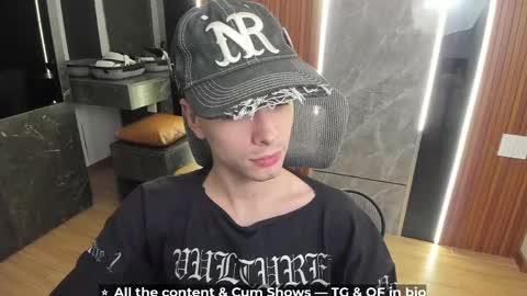 Snapshot of calvin_loves_you chatting on June 2, 2026, 5:15 pm Hey I am Calvin online show from June 2, 2026, 5:15 pm