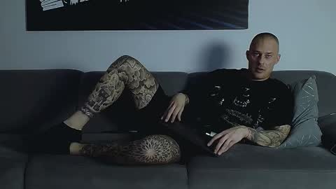 Calvin  online show from November 19, 2025, 12:32 am