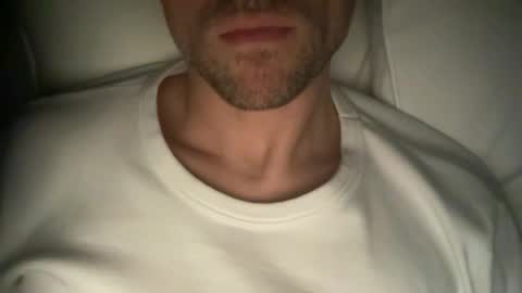 Snapshot of calvinzz chatting on November 22, 2025, 8:30 pm calvinzz online show from November 22, 2025, 8:30 pm