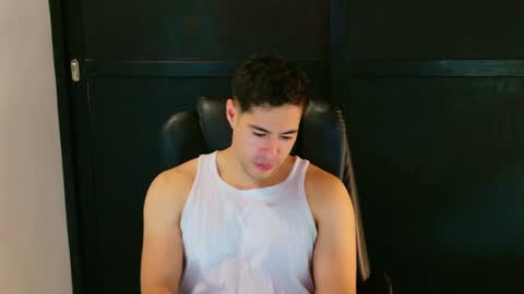 Snapshot of camara110 chatting on January 22, 2025, 7:13 pm camara110 online show from January 22, 2025, 7:13 pm