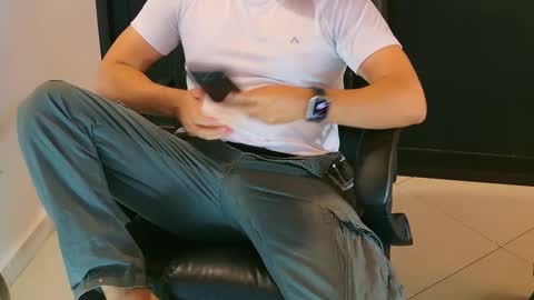 Snapshot of camara110 chatting on January 24, 2025, 9:37 pm camara110 online show from January 24, 2025, 9:37 pm