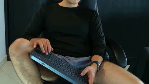 Snapshot of camara110 chatting on February 5, 2025, 9:40 pm camara110 online show from February 5, 2025, 9:40 pm