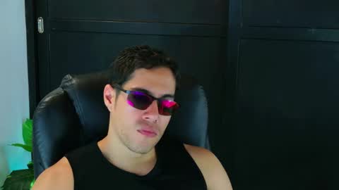 Snapshot of camara110 chatting on February 19, 2025, 9:03 pm camara110 online show from February 19, 2025, 9:03 pm