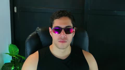 Snapshot of camara110 chatting on February 20, 2025, 12:19 am camara110 online show from February 20, 2025, 12:19 am