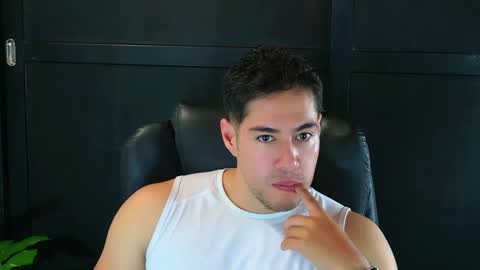 Snapshot of camara110 chatting on March 6, 2025, 6:16 pm camara110 online show from March 6, 2025, 6:16 pm