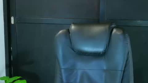 Snapshot of camara110 chatting on March 10, 2025, 10:02 pm camara110 online show from March 10, 2025, 10:02 pm