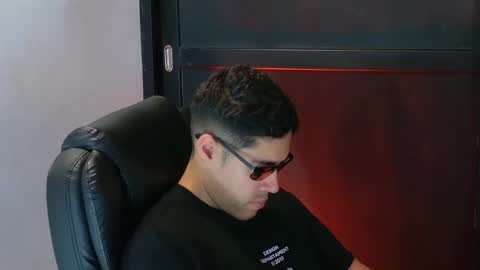 Snapshot of camara110 chatting on September 13, 2025, 8:19 pm camara110 online show from September 13, 2025, 8:19 pm