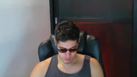 Snapshot of camara110 chatting on September 16, 2025, 11:17 pm camara110 online show from September 16, 2025, 11:17 pm