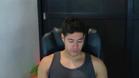 Snapshot of camara110 chatting on October 1, 2025, 12:05 am camara110 online show from October 1, 2025, 12:05 am