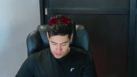 Snapshot of camara110 chatting on October 1, 2025, 10:49 pm camara110 online show from October 1, 2025, 10:49 pm