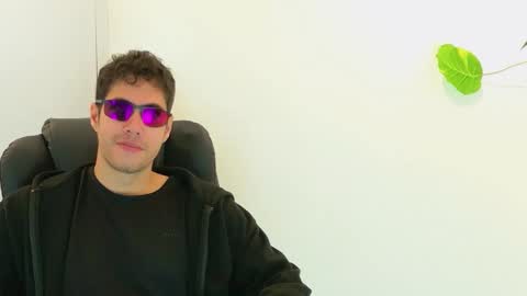 Snapshot of camara110 chatting on November 6, 2025, 11:59 pm camara110 online show from November 6, 2025, 11:59 pm