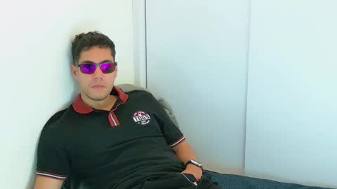 Snapshot of camara110 chatting on November 12, 2025, 3:51 am camara110 online show from November 12, 2025, 3:51 am