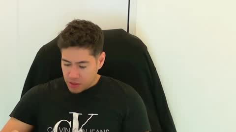 Snapshot of camara110 chatting on November 22, 2025, 2:43 am camara110 online show from November 22, 2025, 2:43 am