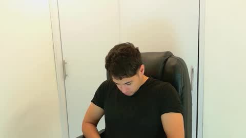 Snapshot of camara110 chatting on December 21, 2025, 3:57 am camara110 online show from December 21, 2025, 3:57 am