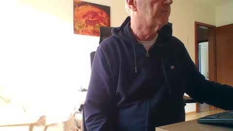 camcologne online show from February 17, 2026, 2:24 pm