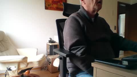 camcologne online show from April 2, 2026, 12:36 pm