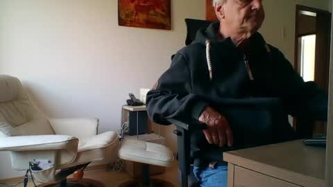 camcologne online show from April 17, 2026, 8:50 am