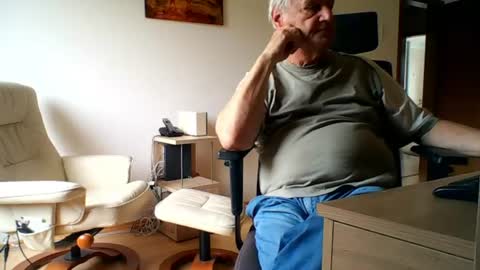 camcologne online show from June 8, 2026, 9:42 am
