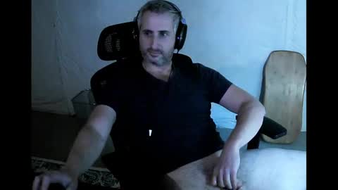 herp derp online show from October 4, 2025, 8:51 pm