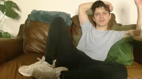 Snapshot of camdoattitude chatting on January 1, 2025, 7:32 pm CamDoAttitude online show from January 1, 2025, 7:32 pm