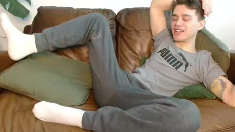 Snapshot of camdoattitude chatting on February 25, 2025, 12:24 pm CamDoAttitude online show from February 25, 2025, 12:24 pm