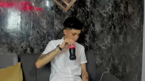 Snapshot of cameron_lux4 chatting on May 2, 2026, 3:22 am CAMERON online show from May 2, 2026, 3:22 am