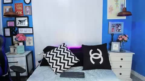 --- Cameron --- online show from November 8, 2025, 9:24 pm