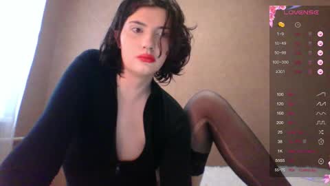 Snapshot of camgirl_xx chatting on February 7, 2026, 7:12 am Marta online show from February 7, 2026, 7:12 am