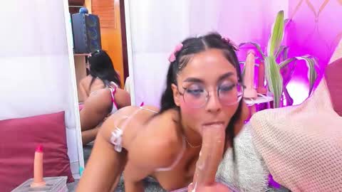 Camila online show from February 28, 2026, 5:19 am